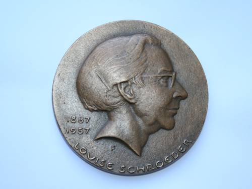 Blick auf die Vorderseite der Louise-Schroeder-Medaille